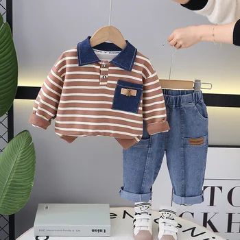 Tasarımcı Bebek Erkek Takım Elbise 2024 Bahar Kore Tarzı Erkek Giysileri 1 İla 2 Yıl Karikatür Turn-aşağı Yaka T-shirt ve Pantolon Çocuk Seti